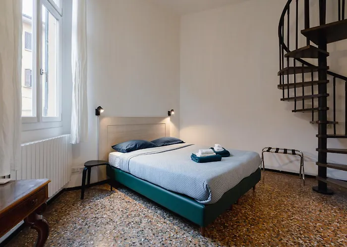 Palazzo Rialto Antique * Bologna